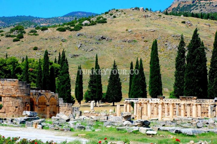 Historical ruins of Pamukkale